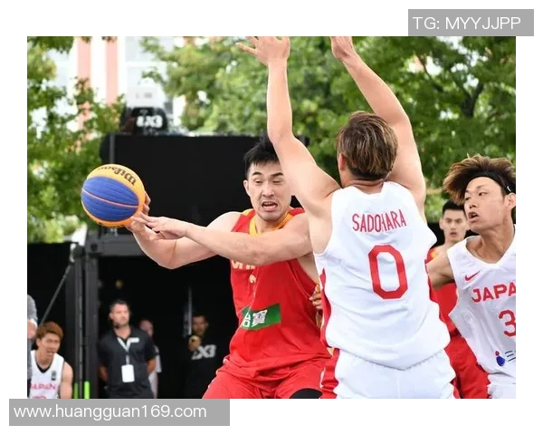 中国篮球队迎战美国强队 力争突破自我迈向新高峰