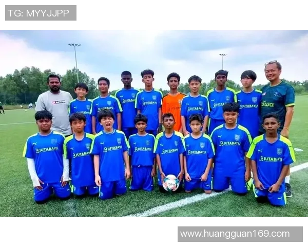 深圳新鹏城力克梅州客家 精彩对决激烈角逐展现球队实力